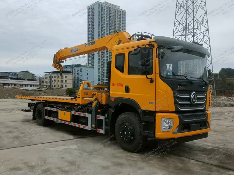 Huashen T5 Wrecker กับเครน
