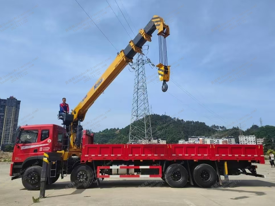 8x4- Huashen T5-300 hp