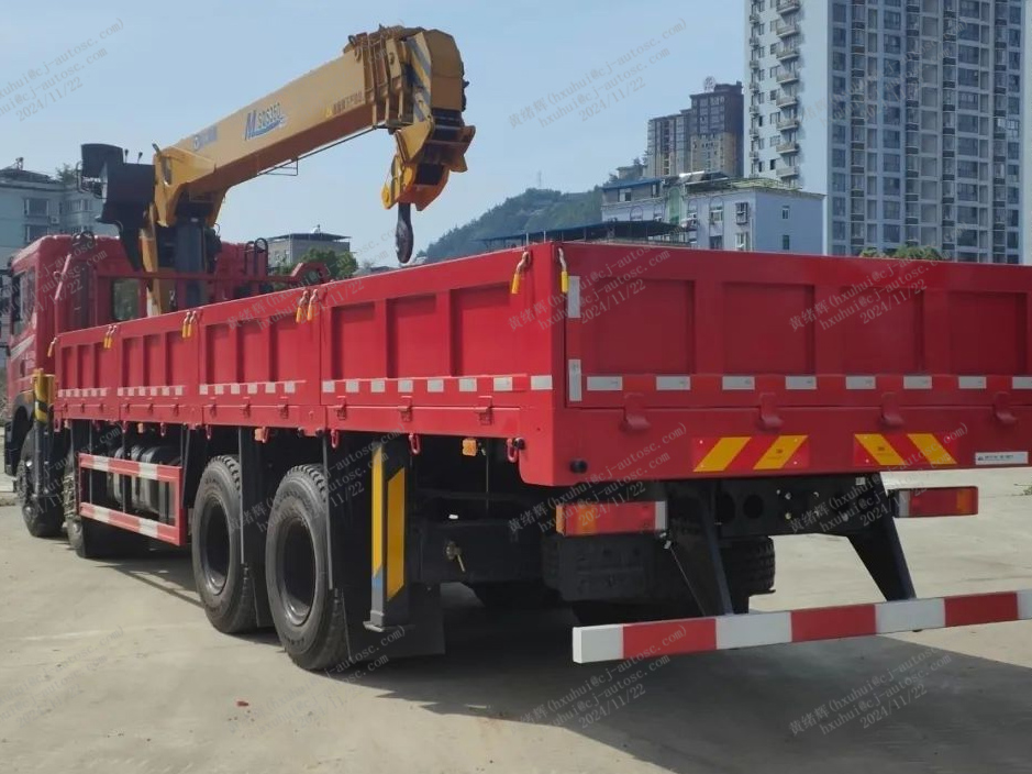 8x4- Huashen T5-300 hp