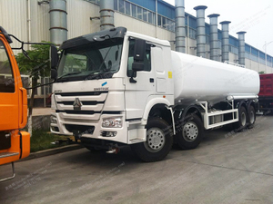 รถบรรทุกถังเก็บน้ำ 8x4 30 ลูกบาศก์เมตร
