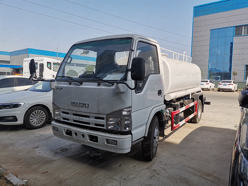 รถบรรทุกสปริงเกอร์ Isuzu 100p