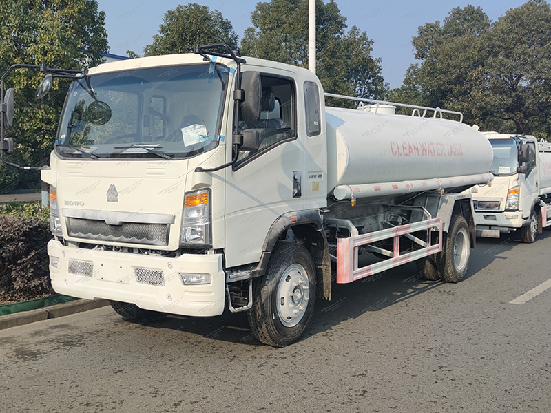 รถบรรทุกถังเก็บน้ำ 4x2 10 ลูกบาศก์เมตร